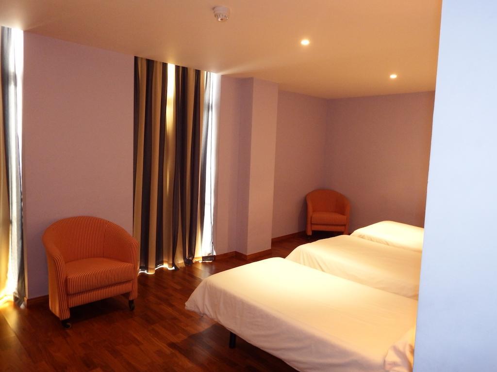 Hotel Isur Llerena Eksteriør billede