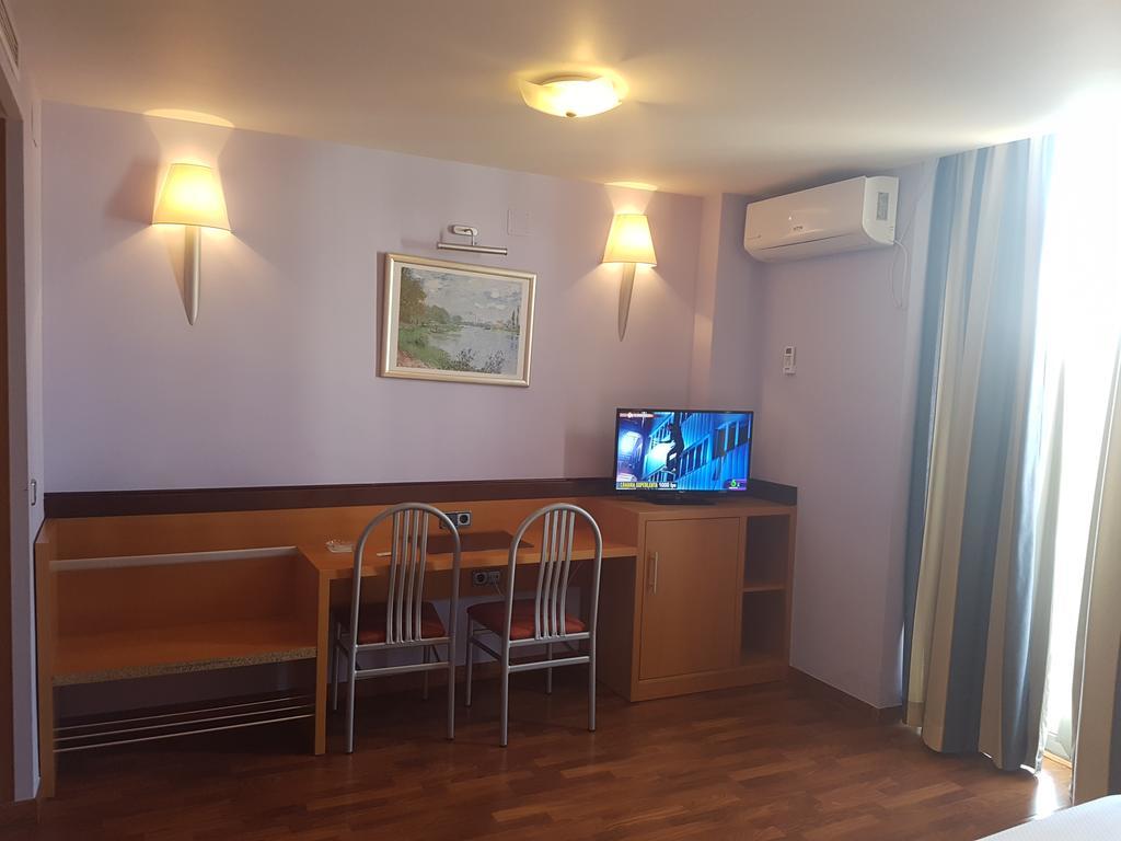 Hotel Isur Llerena Eksteriør billede