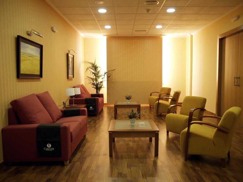 Hotel Isur Llerena Interiør billede